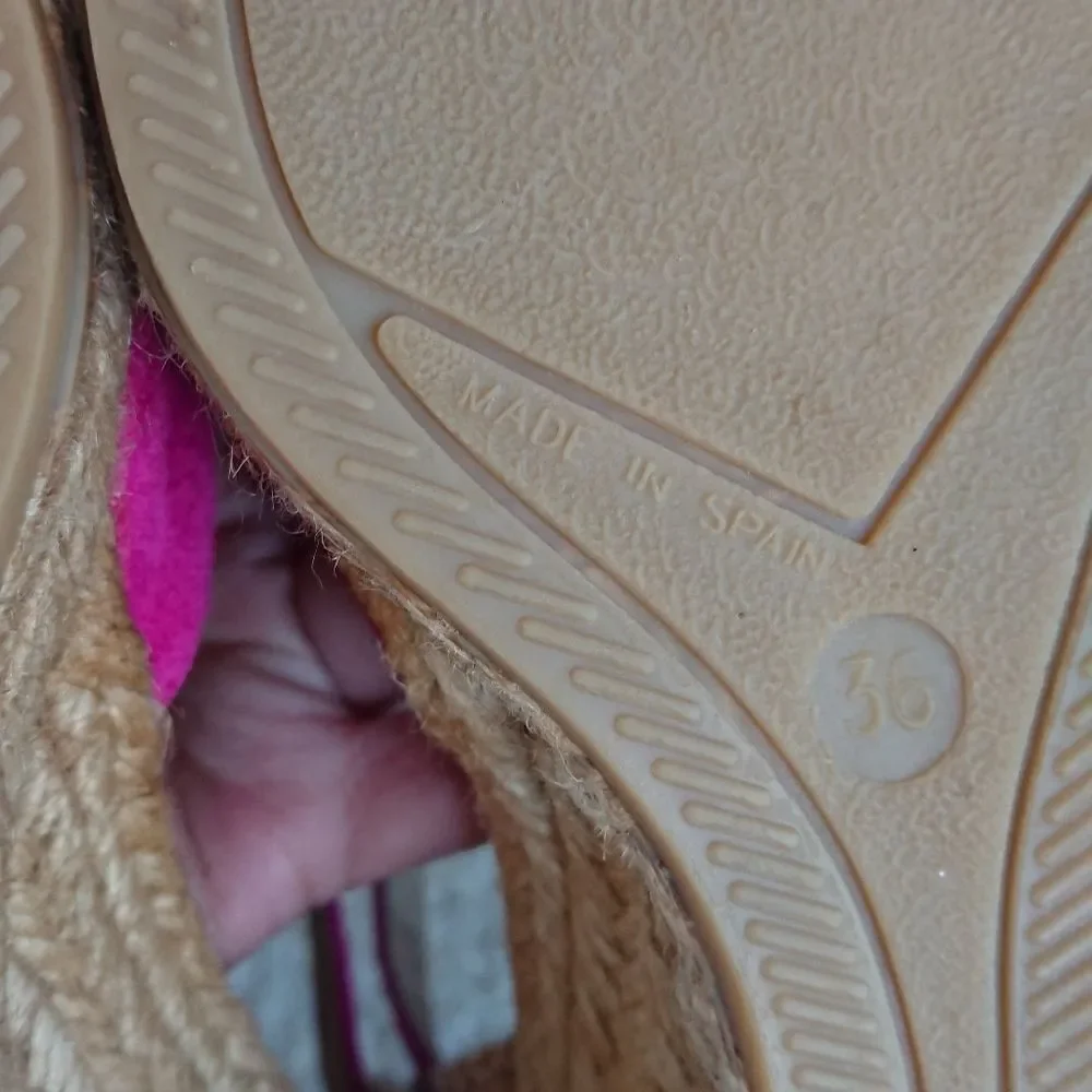 Azura Antoine Fuchsia Suede Espadrille size 36